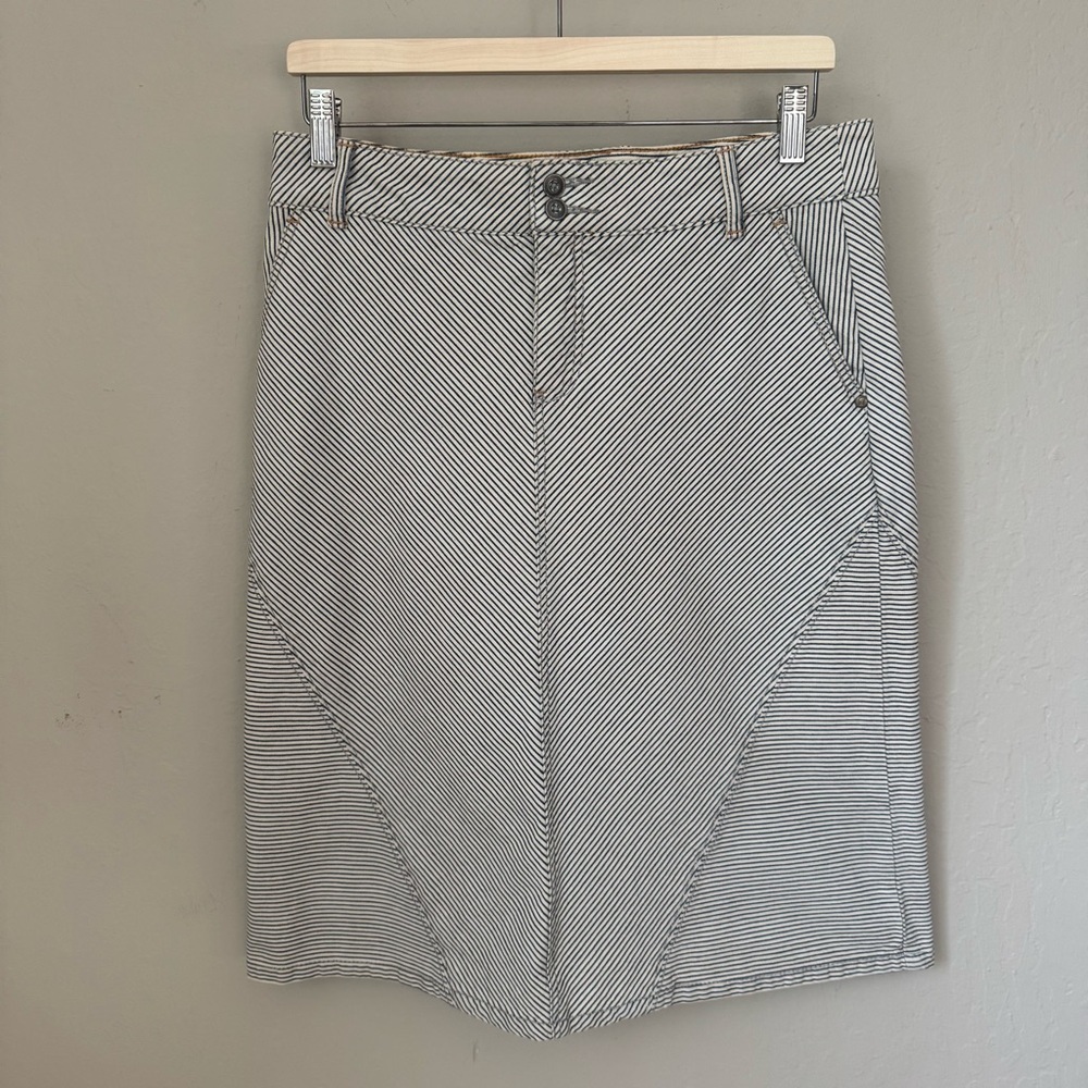 PILCRO Anthropologie Railroad Stripe Denim Skirt A-Line Blue and White Size 28 - Picture 16 of 16